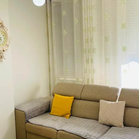 Sol Apartamento Golem (Tirana)